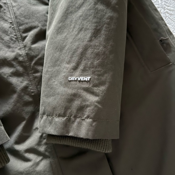 The Northface Parka Down Coat - Picture 10 of 11